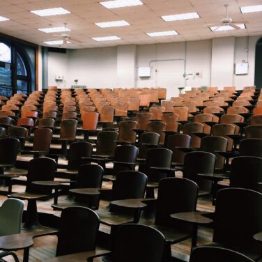 audience-auditorium-chairs-356065