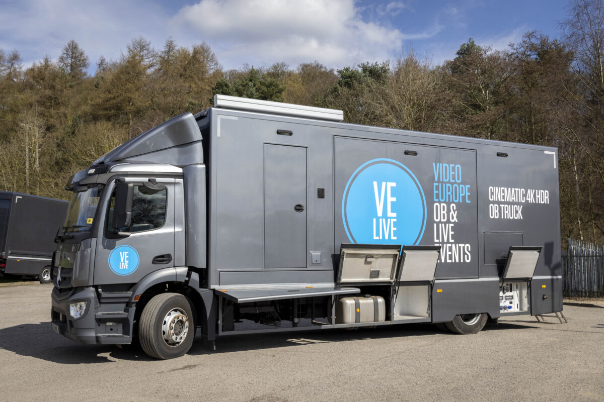 Mercedes Antos 1824L single expanding truck