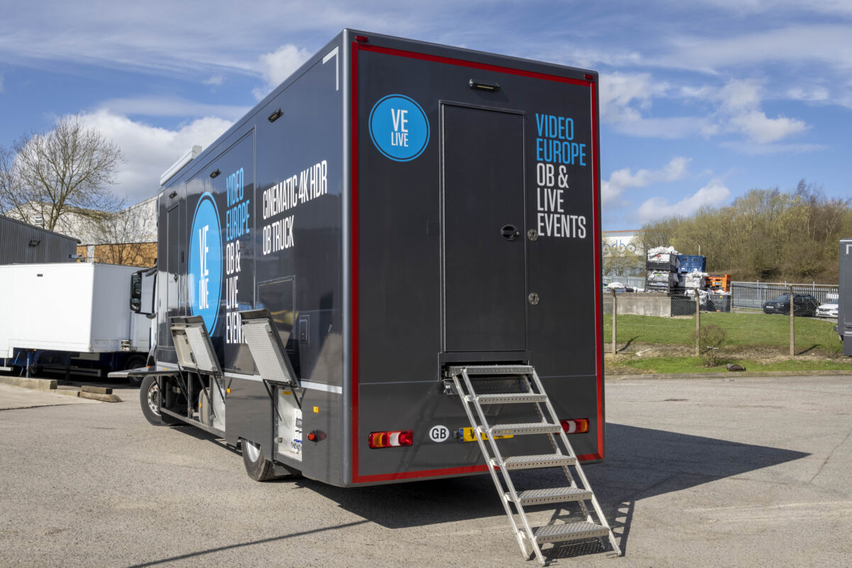 Mercedes Antos 1824L single expanding truck