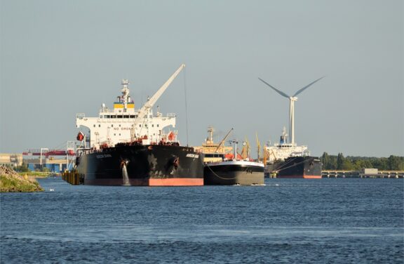 Ship Logistics at Port