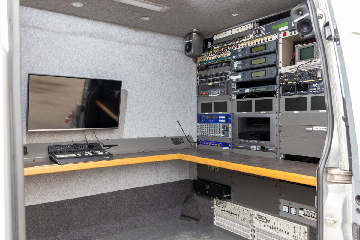 Merc Sat Uplift Van 2